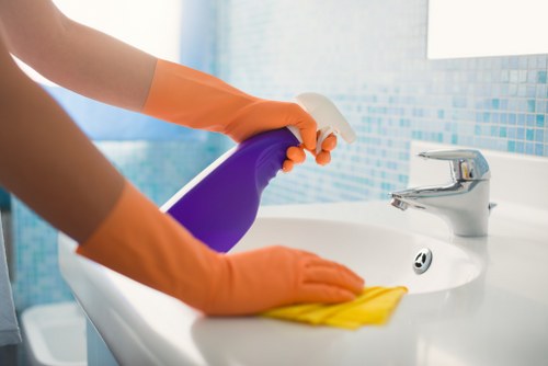 Upholstery cleaning service in a Shoreditch living room